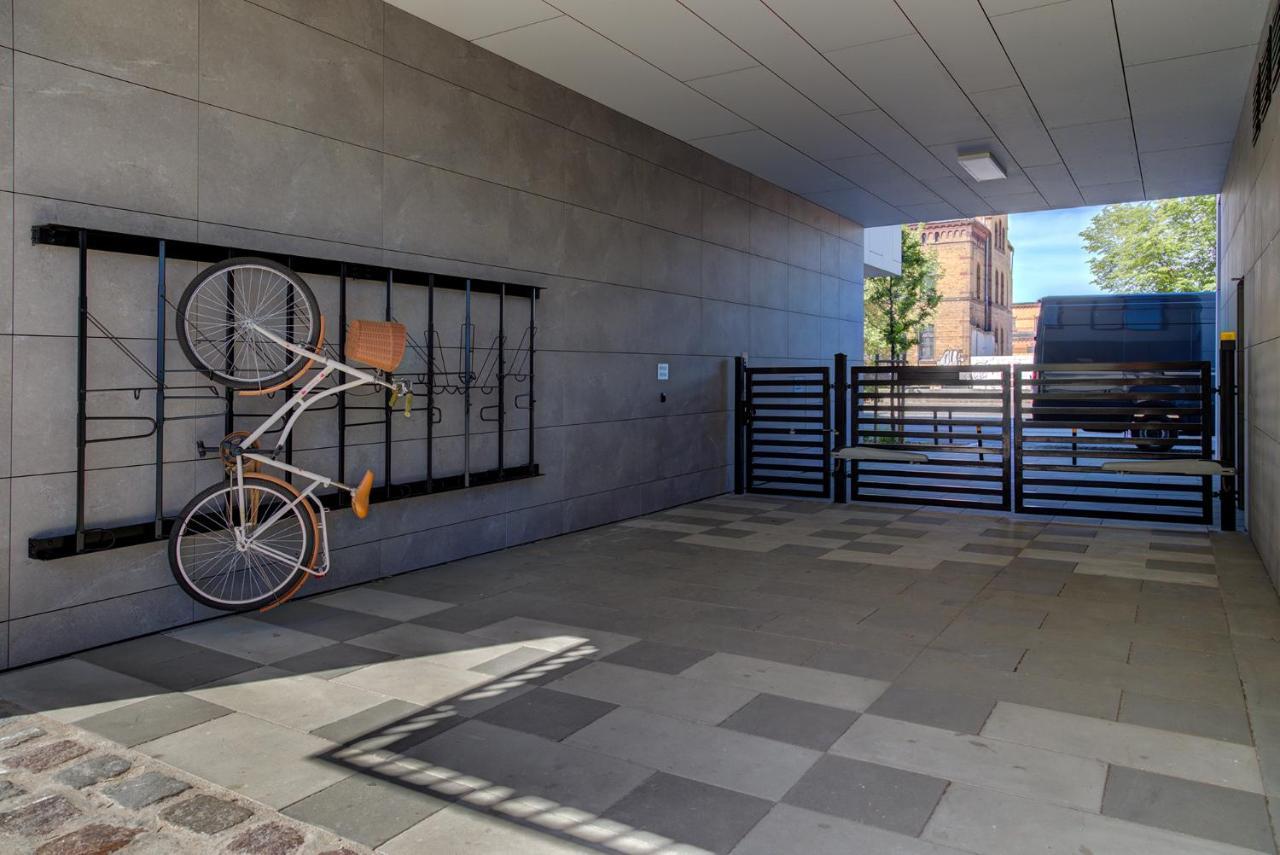 Apartment Garbary 104 - Modern Near Old Town - King Bed - Free Parking