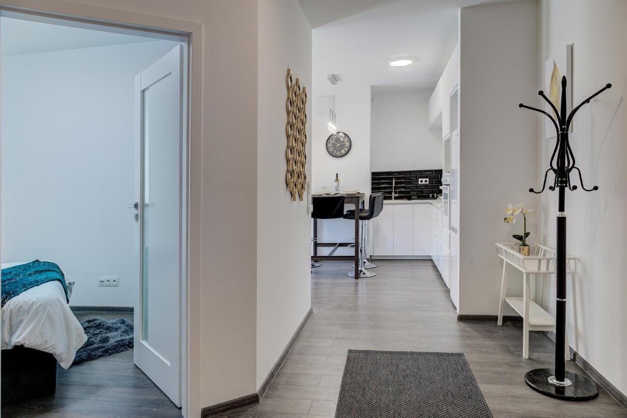 Garbary 104 - Modern Near Old Town - King Bed - Free Parking * Poznan