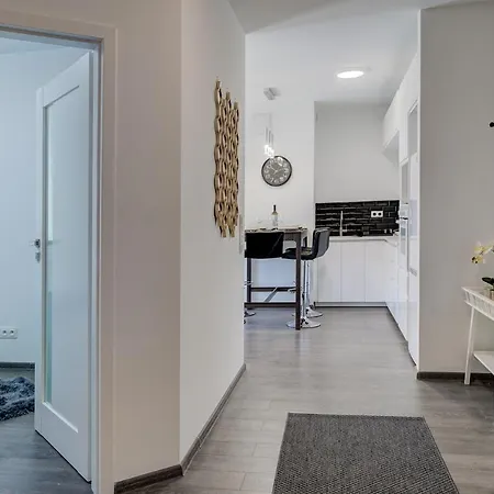 Garbary 104 - Modern Apt Near Old Town - King Bed - Free Parking Poznań Esterno foto